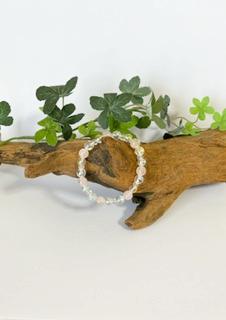 レインボーオーラとローズクォ―ッと水晶のブレスの画像