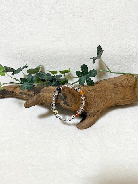 水晶ベースブレスの画像