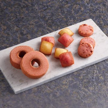 あまおう苺バウムクーヘン＆プチフィナンシェ FAO-30RDの画像