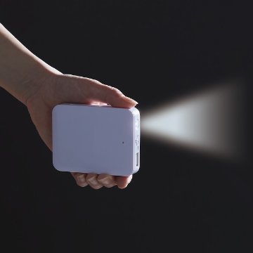 乾電池式モバイルバッテリー（ライト付） PL-198の画像