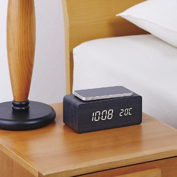 ワイヤレス充電機能付木製デジタルクロック ブラックの画像