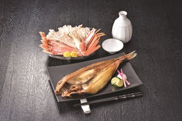 【北海道直送】 カネサン佐藤水産 真ほっけ開き・ボイルずわいがにセットR 【全国送料込】(沖縄・離島除く)の画像