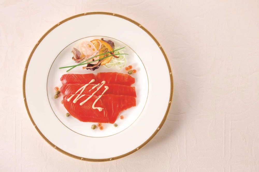【北海道直送】 王子サーモン 紅鮭スモーク姿切 (N)SSH55 【全国送料込】(沖縄・離島除く)の画像