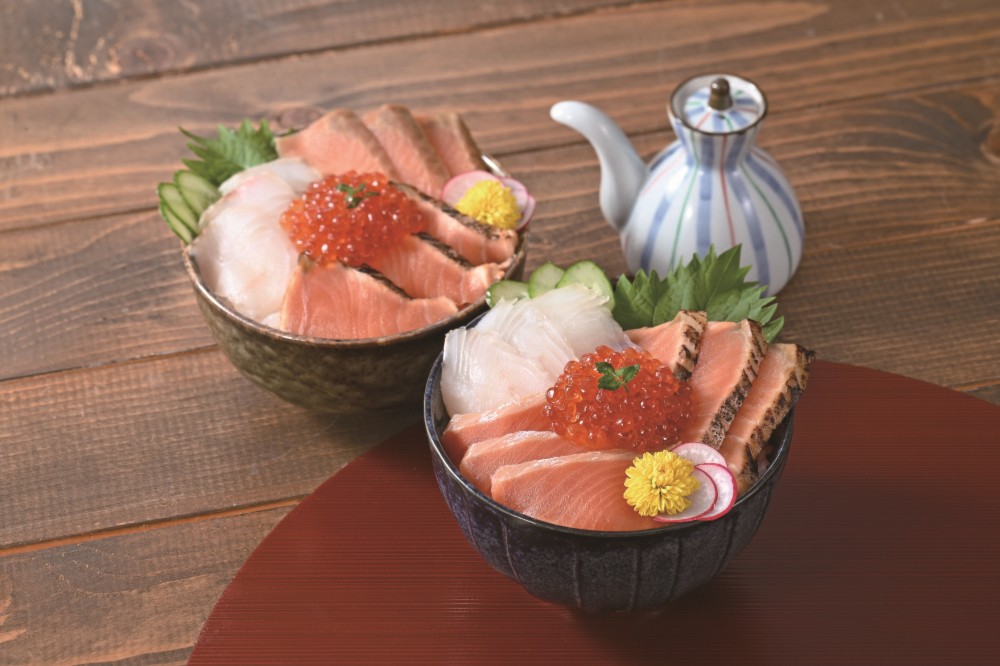 【北海道直送】 ユートピア知床 知床丼セットMG 【全国送料込】(沖縄・離島除く)の画像