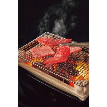 2026年お歳暮特別企画 銀座吉澤　Ａ５等級松阪牛　モモ・肩ロース焼肉用（計４３０ｇ） 【全国送料無料】(沖縄・離島は別途)の画像