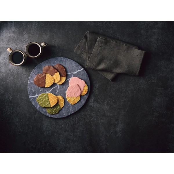 2026年お歳暮特別企画 ｔｈｅ　ｓｗｅｅｔｓ　チョコワッフルクッキー（４８枚）  ＴＷＣ－３０ 【送料込】(沖縄・離島は別途)の画像