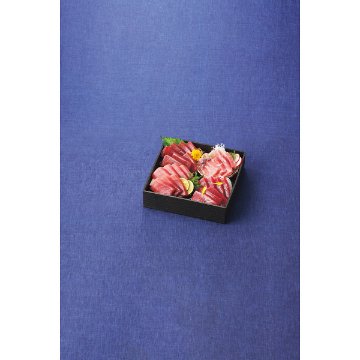 2027年おせち特別企画 雫監修　天然マグロのお刺身　海鮮おせち　一段重 【全国送料無料】(沖縄・離島は別途)の画像
