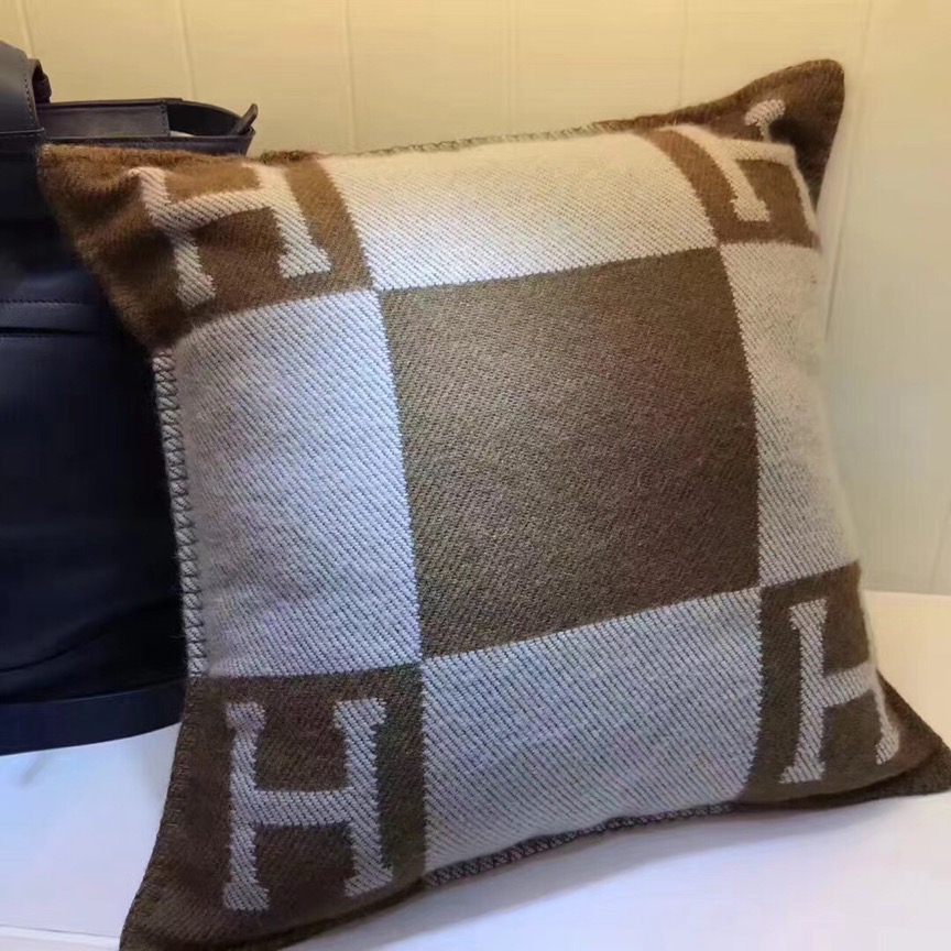 シャネル.エルメス.ティファニー.フェンディ.クッションカバー