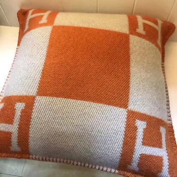 シャネル.エルメス.ティファニー.フェンディ.クッションカバー