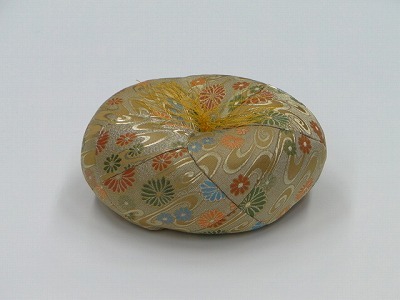 小菊綴れ丸布団 6号の画像