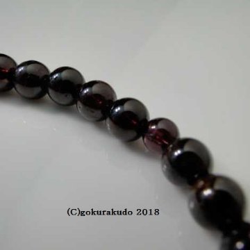 数珠 女性用 総ガーネット（上級品）主玉8mm玉 正絹頭付房エンジ色の画像