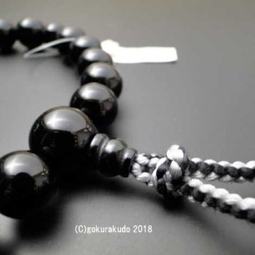 数珠 男性用 総ブラックオニキス 主玉（おもだま）22個入 正絹利休房４番（シルバーグレー系色）画像