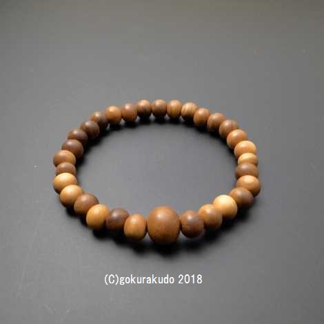  数珠ブレス 総白檀 主玉尺玉（穴～穴約6mmm）の画像