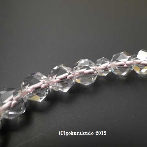 数珠 女性用 総水晶（カット）正絹頭付き房灰桜色画像