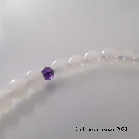 数珠 女性用 主玉ホワイトオニキス7mm玉 紫水晶仕立 花かがり正絹房画像