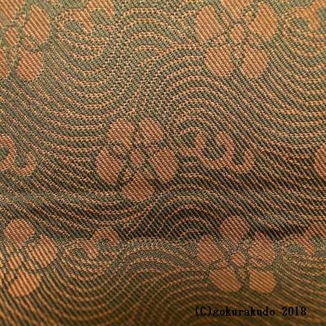 数珠入れ 正絹 名物裂 波に梅鉢（濃い茶系色）画像