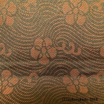 数珠入れ 正絹 名物裂 波に梅鉢（濃い茶系色）画像