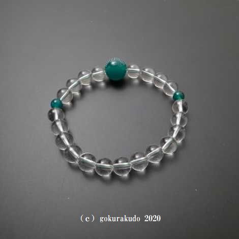 数珠ブレス 親・2天クリソーメノウ(親玉に般若心経彫り入り)、主玉透明水晶8mm、緑ゴム通しの画像