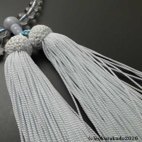 数珠 女性用 主玉透明水晶7mm、(親・２天・ボサ)カルセドニー入り 正絹頭付房（水色）の画像