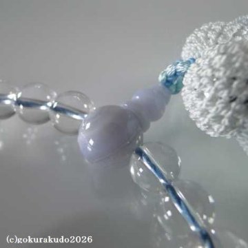 数珠 女性用 主玉透明水晶7mm、(親・２天・ボサ)カルセドニー入り 正絹頭付房（水色）の画像