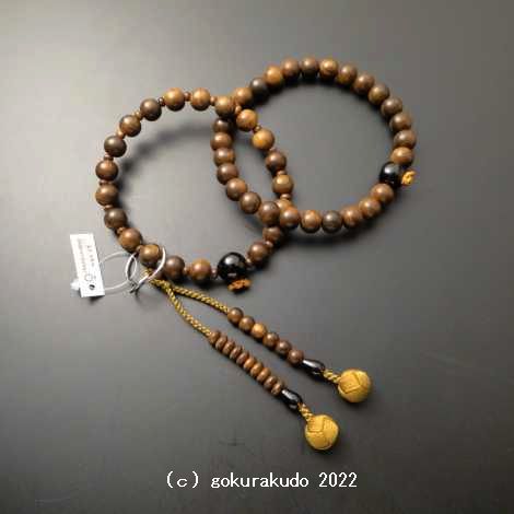 数珠 浄土宗・時宗用 三万浄土 主玉(おもだま)栴檀、(親・ぼさ)茶水晶 利休色利休房の画像