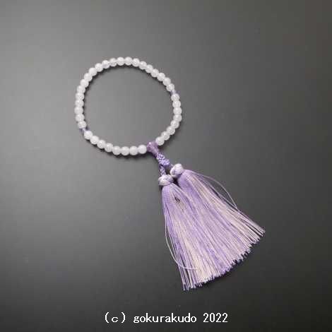 数珠 女性用 主玉ホワイトオニキス7mm玉 藤雲石仕立 花かがり正絹房の画像