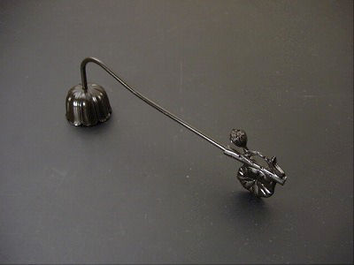 ローソク消し 蓮型色付の画像