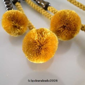 数珠 日蓮宗・法華宗 総紅梅 尺 金茶色菊房 [紙箱入り]の画像