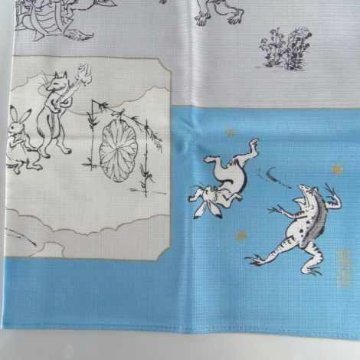 鳥獣人物戯画風呂敷〔50×50cm〕絵巻ブルーイエロー 綿100％（日本製）の画像