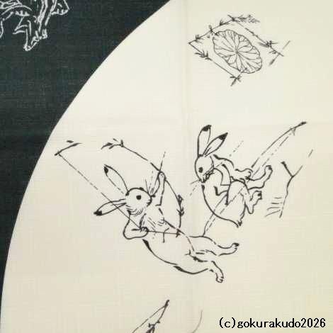 鳥獣人物戯画風呂敷〔68×68cm〕相撲 丸窓 モスグリーン 綿100％（日本製）の画像