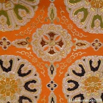 四角打敷き(金襴の布)尺四 正絹 朱色地に四釜柄 の画像