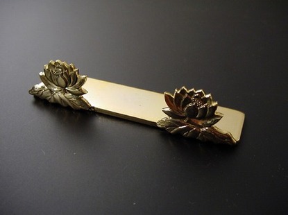 過去帳抑え（金属製）の画像