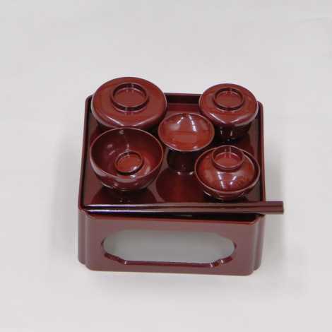 上質プラスチック製 御膳 （朱）5.5寸の画像