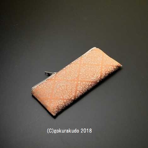 古渡り緞子 横長小型数珠袋（数珠入れ）4.菱鳳凰・朱の画像