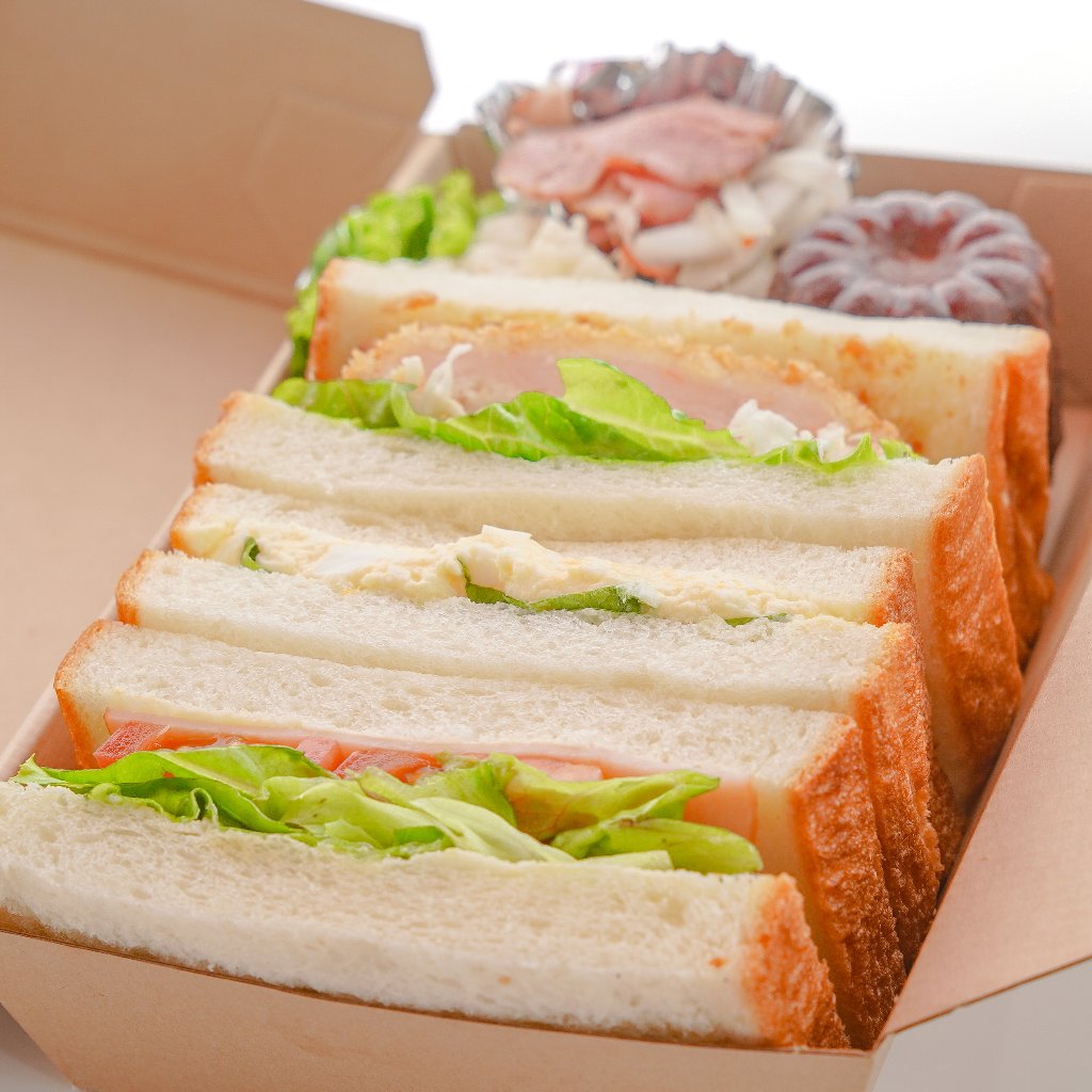 デラックスエビカツサンドBOXの画像