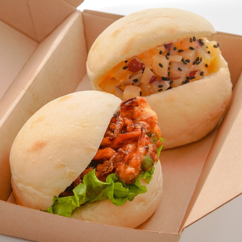 おむすびぱん（かき揚げ＆さつま芋カスタード）の画像