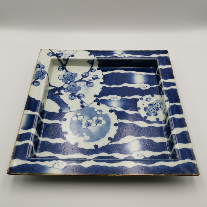 有田　福泉窯　雲梅丸紋　正角盛皿の画像