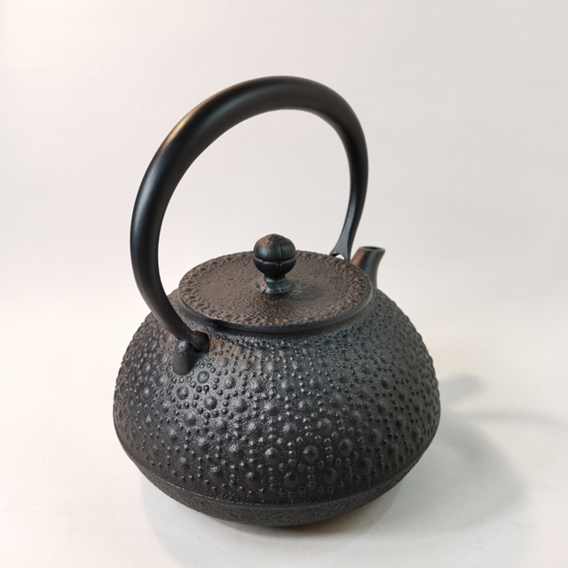 岩鋳　南部鐵器　鉄瓶 9型平丸亀甲　黒焼付の画像