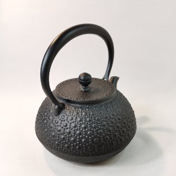 岩鋳　南部鐵器　鉄瓶 9型平丸亀甲　黒焼付の画像