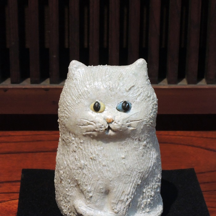 信楽焼　オッドアイねこ　大の画像