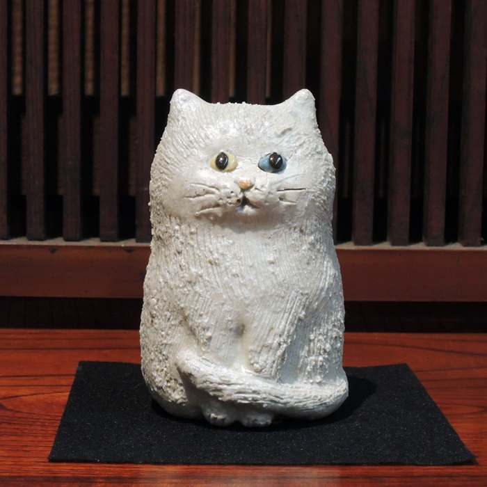信楽焼　オッドアイねこ　大の画像