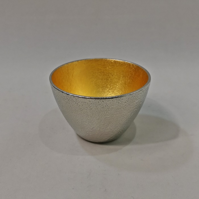 能作　ぐい呑-金箔　錫100％　90ccの画像