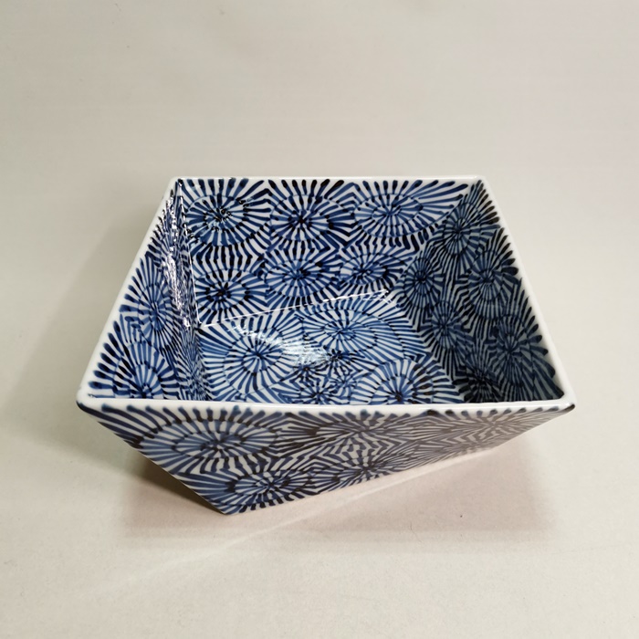 有田 そうた窯　蛸唐草 捻り角鉢の画像