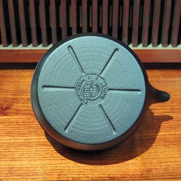 岩鋳　南部鐵器　鉄瓶　ケトルバウム　黒焼付　1.1ℓの画像