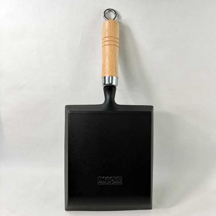 岩鋳　南部鐵器　玉子焼（木柄付）　IH100V200V・ガス直火対応の画像
