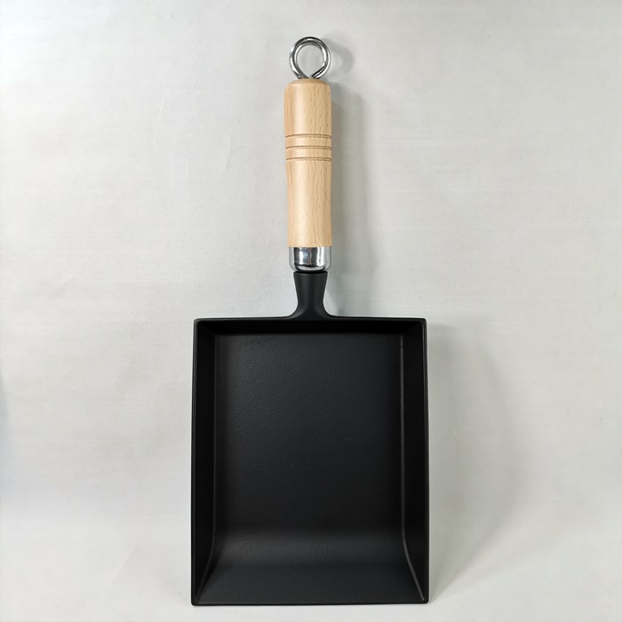 岩鋳　南部鐵器　玉子焼（木柄付）　IH100V200V・ガス直火対応の画像