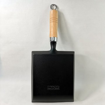 岩鋳　南部鐵器　玉子焼（木柄付）　IH100V200V・ガス直火対応の画像