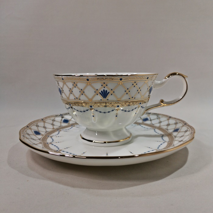 ナルミ　【プリマドンナ】　ティー碗皿（１客）　ボーンチャイナの画像