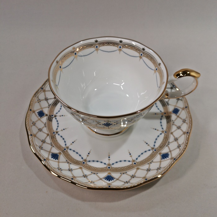 ナルミ　【プリマドンナ】　ティー碗皿（１客）　ボーンチャイナの画像