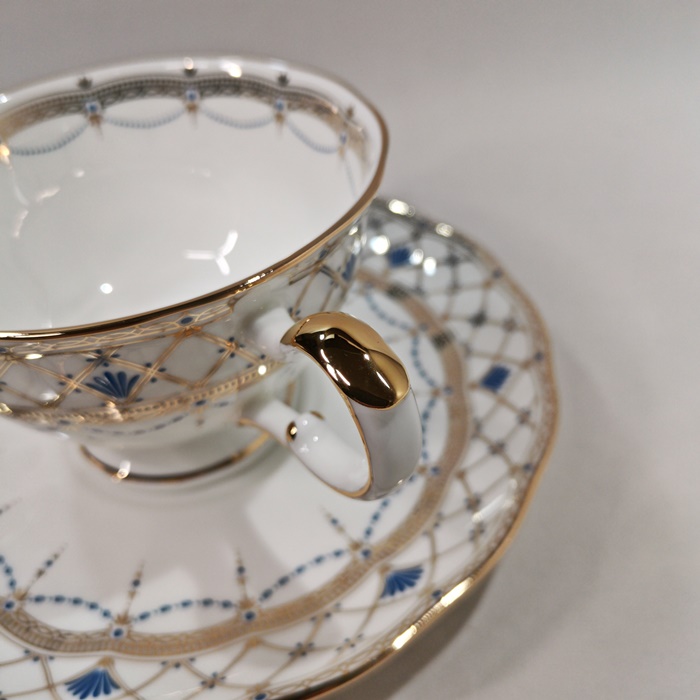 ナルミ　【プリマドンナ】　ティー碗皿（１客）　ボーンチャイナの画像